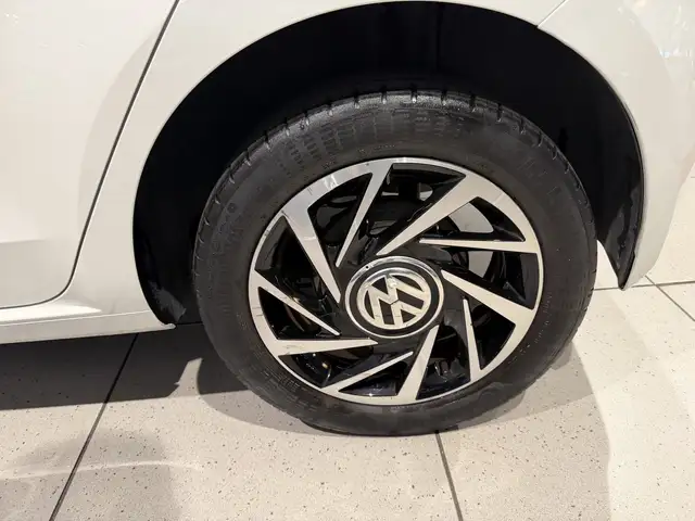 Volkswagen Up! view 14