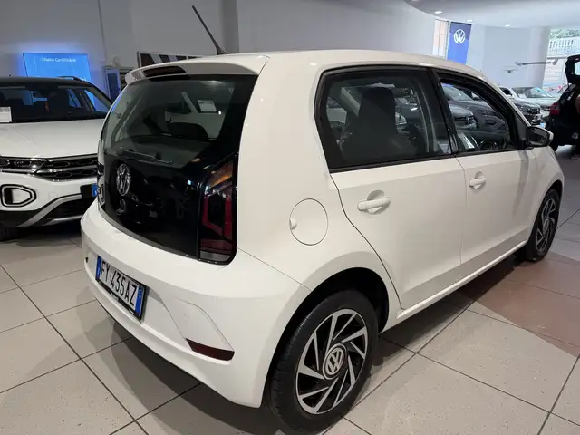 Volkswagen Up! view 5