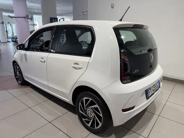Volkswagen Up! view 2