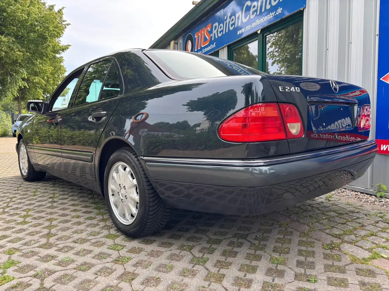 Mercedes-Benz E 240 E-Klasse Elegance Automatik, foto 4