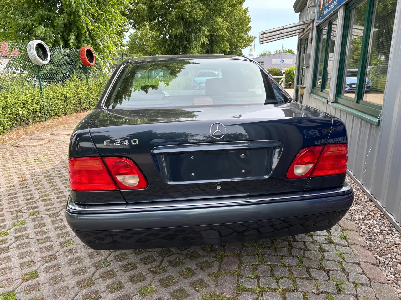Mercedes-Benz E 240 E-Klasse Elegance Automatik, foto 3