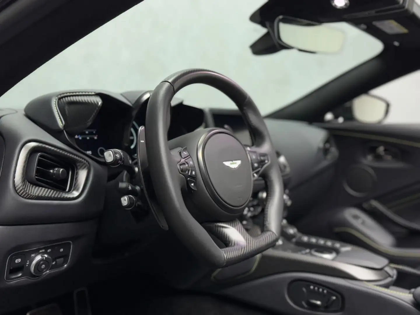 Aston Martin Vantage Roadster MAX CARBON I PPF I 409k€ LP Grün - 2