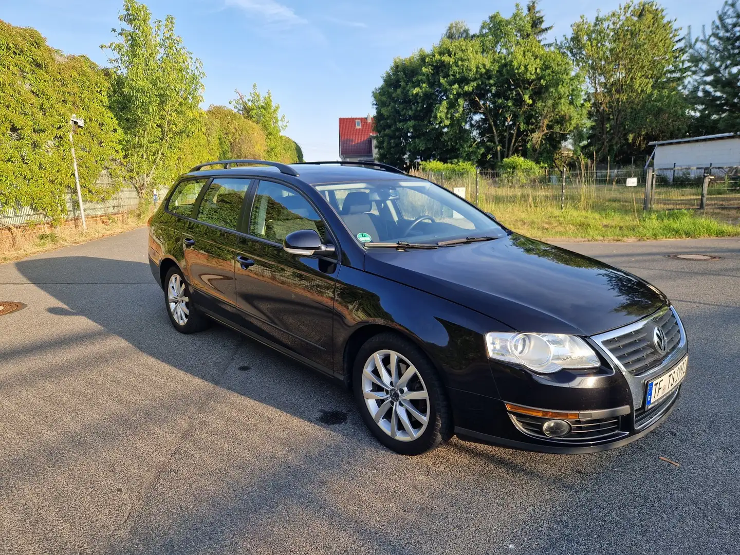 Volkswagen Passat Variant Trendline Black - 1