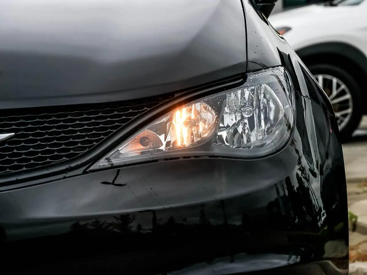 Chrysler Grand Caravan photo Chrysler Grand Caravan