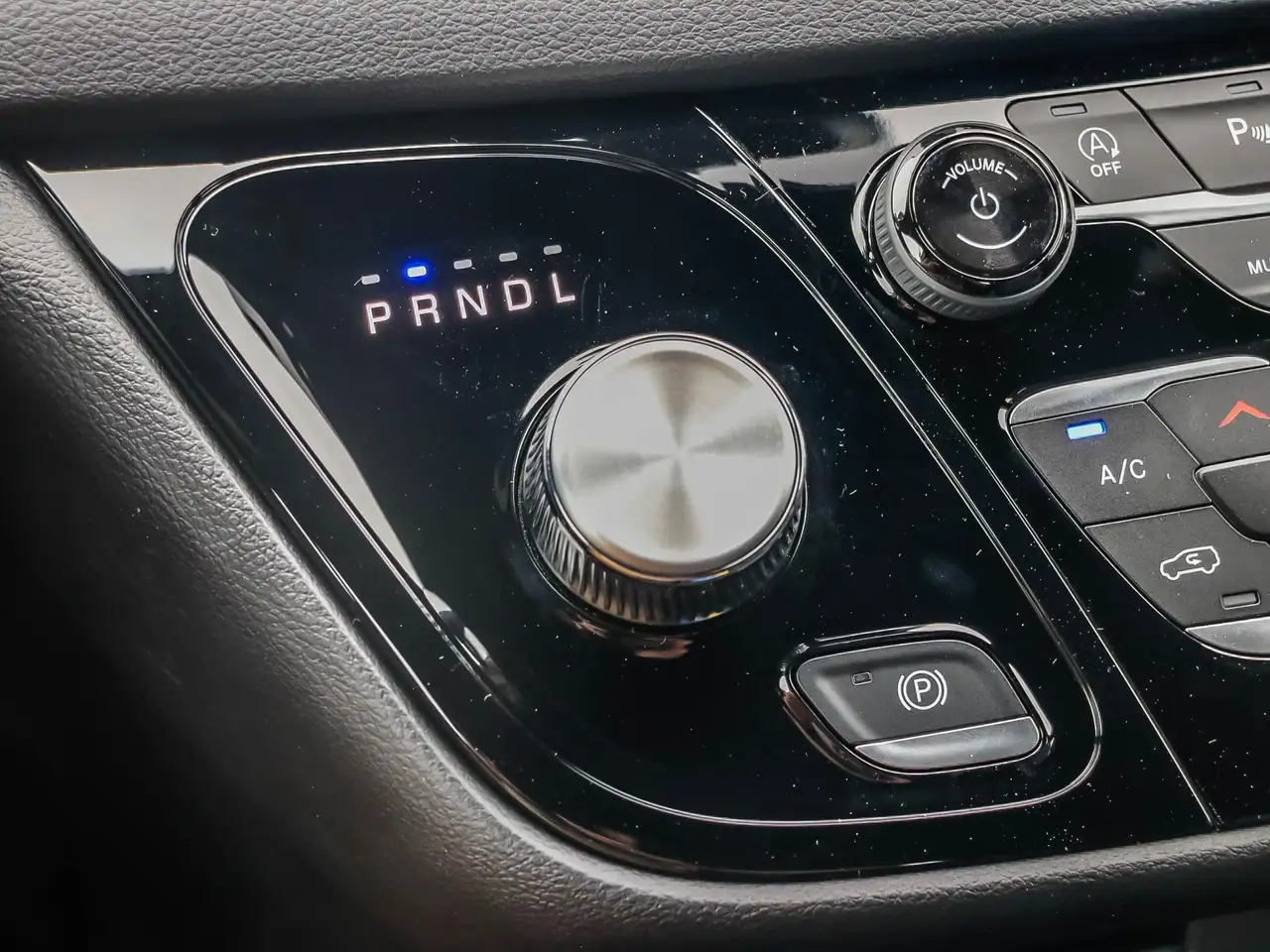Chrysler Grand Caravan photo Chrysler Grand Caravan