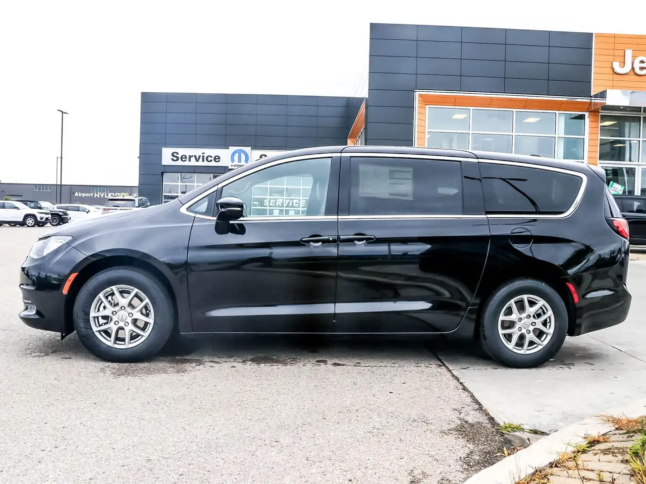 Chrysler Grand Caravan photo Chrysler Grand Caravan