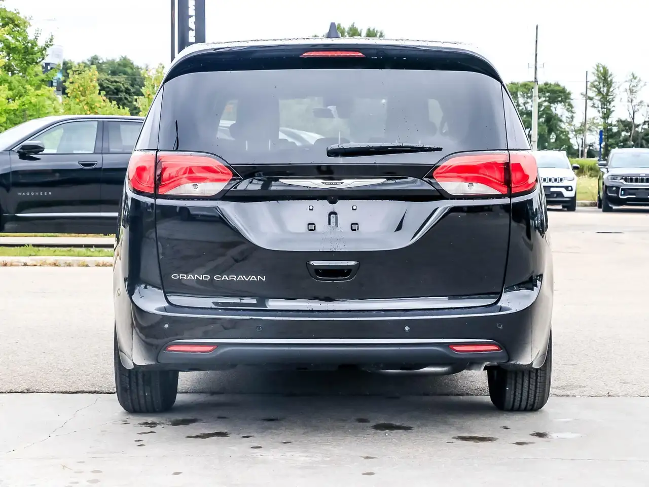 Chrysler Grand Caravan photo Chrysler Grand Caravan