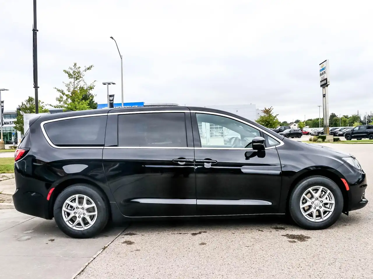 Chrysler Grand Caravan photo Chrysler Grand Caravan