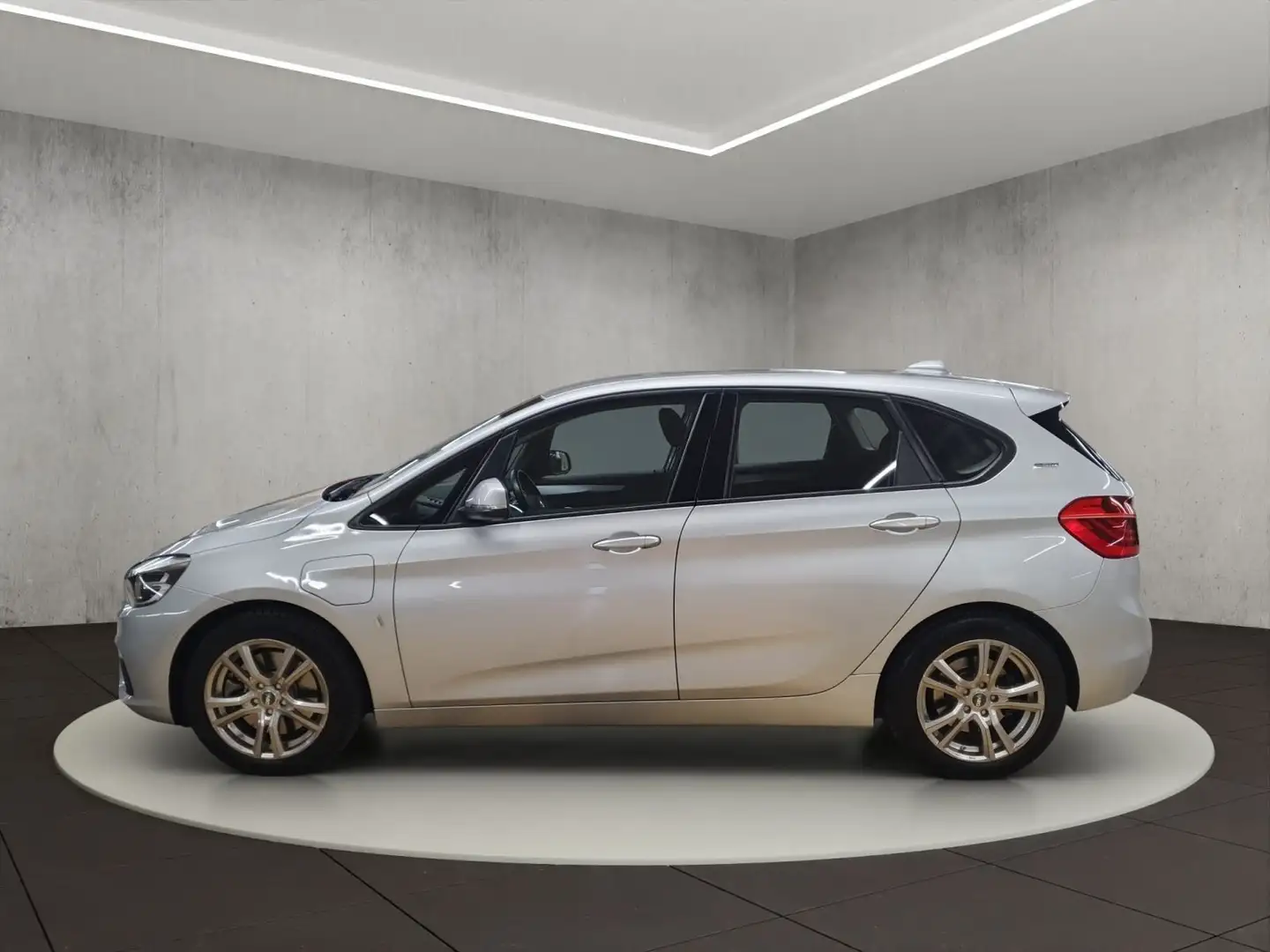 BMW 225 2er Active Tourer - 225xe i Perfomance Argent - 2