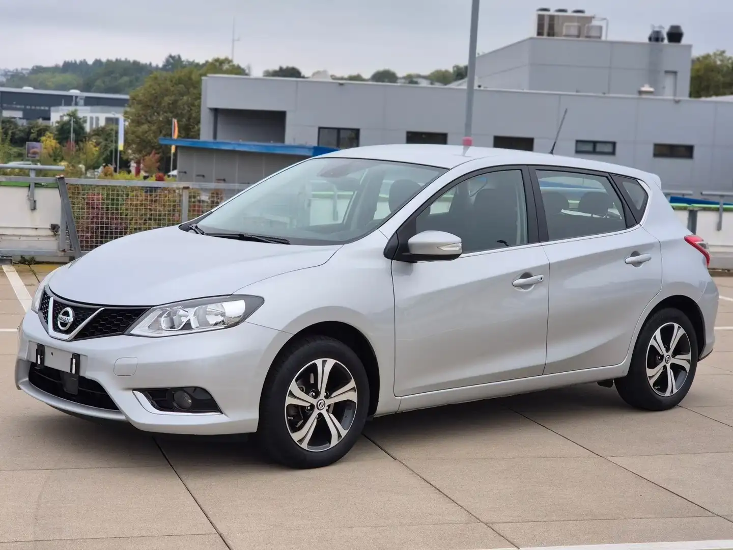 Nissan Pulsar Pulsar 1.2 DIG-T AcentaAcenta Silber - 2