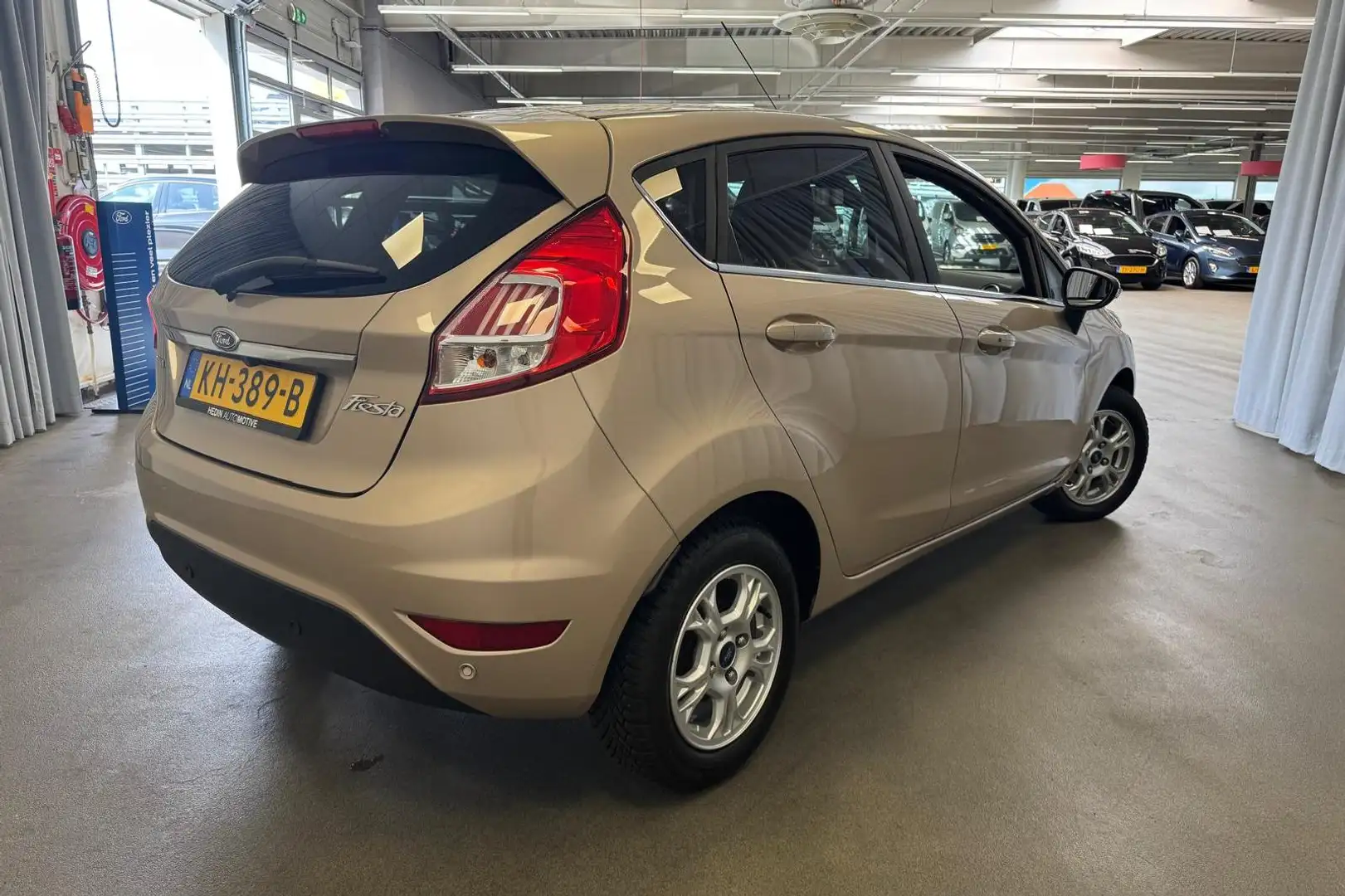 Ford Fiesta 1.0 EcoBoost Titanium | Achteruitrijcamera | Navig Bruin - 2