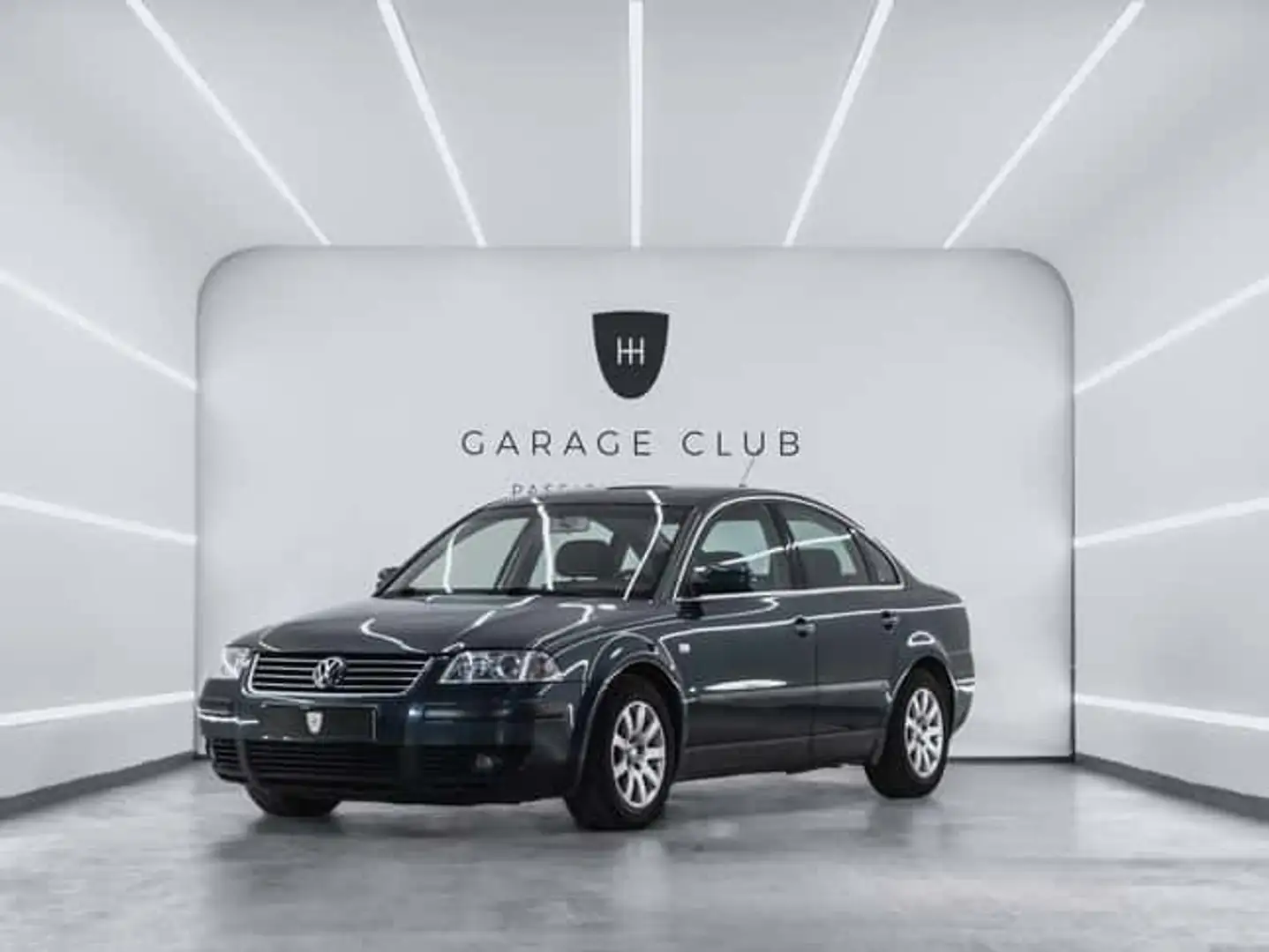 Volkswagen Passat 1.9TDI Highline Bleu - 1
