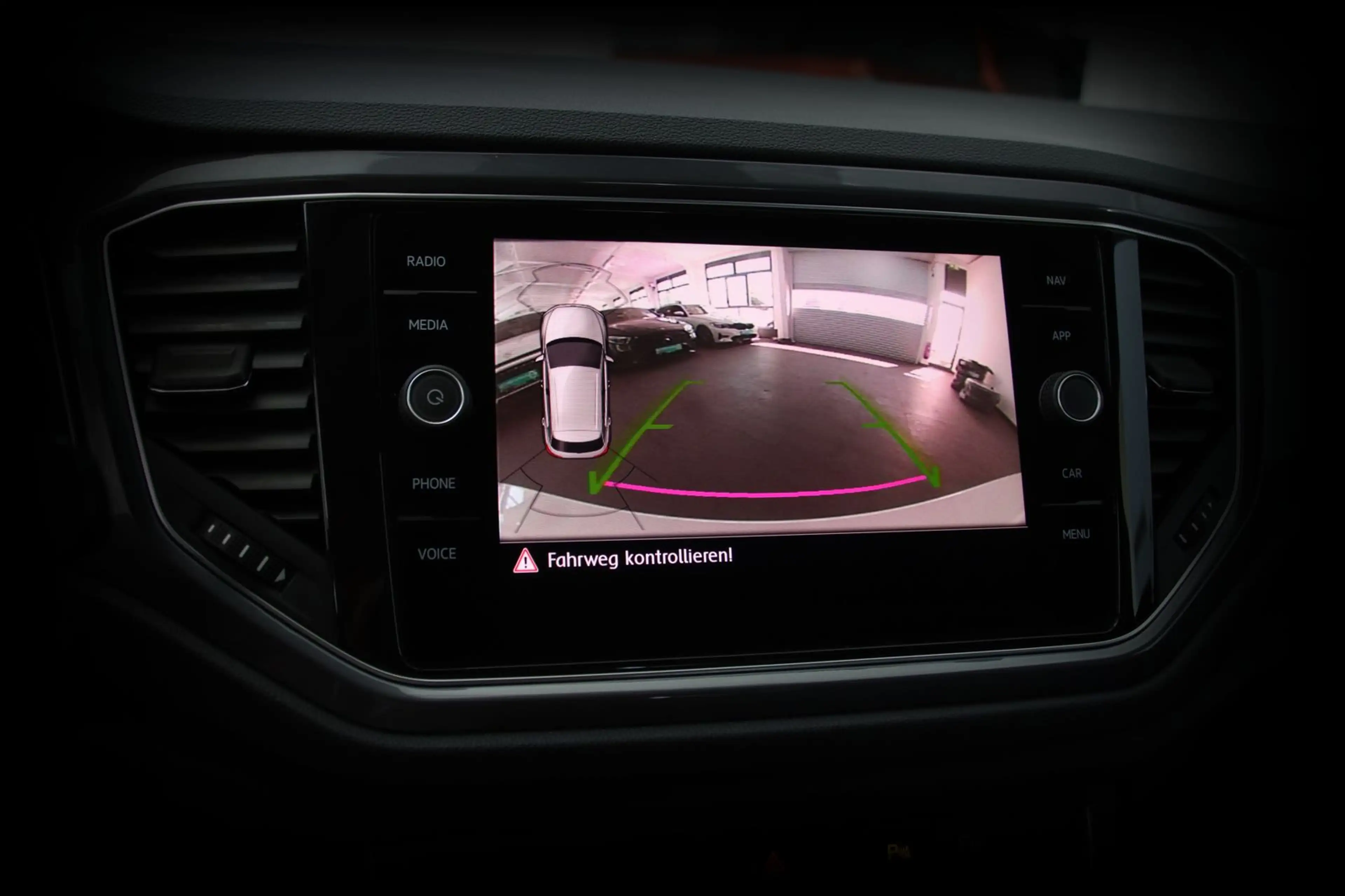 Volkswagen T-Roc IQ.DRIVE*1-HAND*ACC*KAMERA*KLIMA*AHK* — photo 12