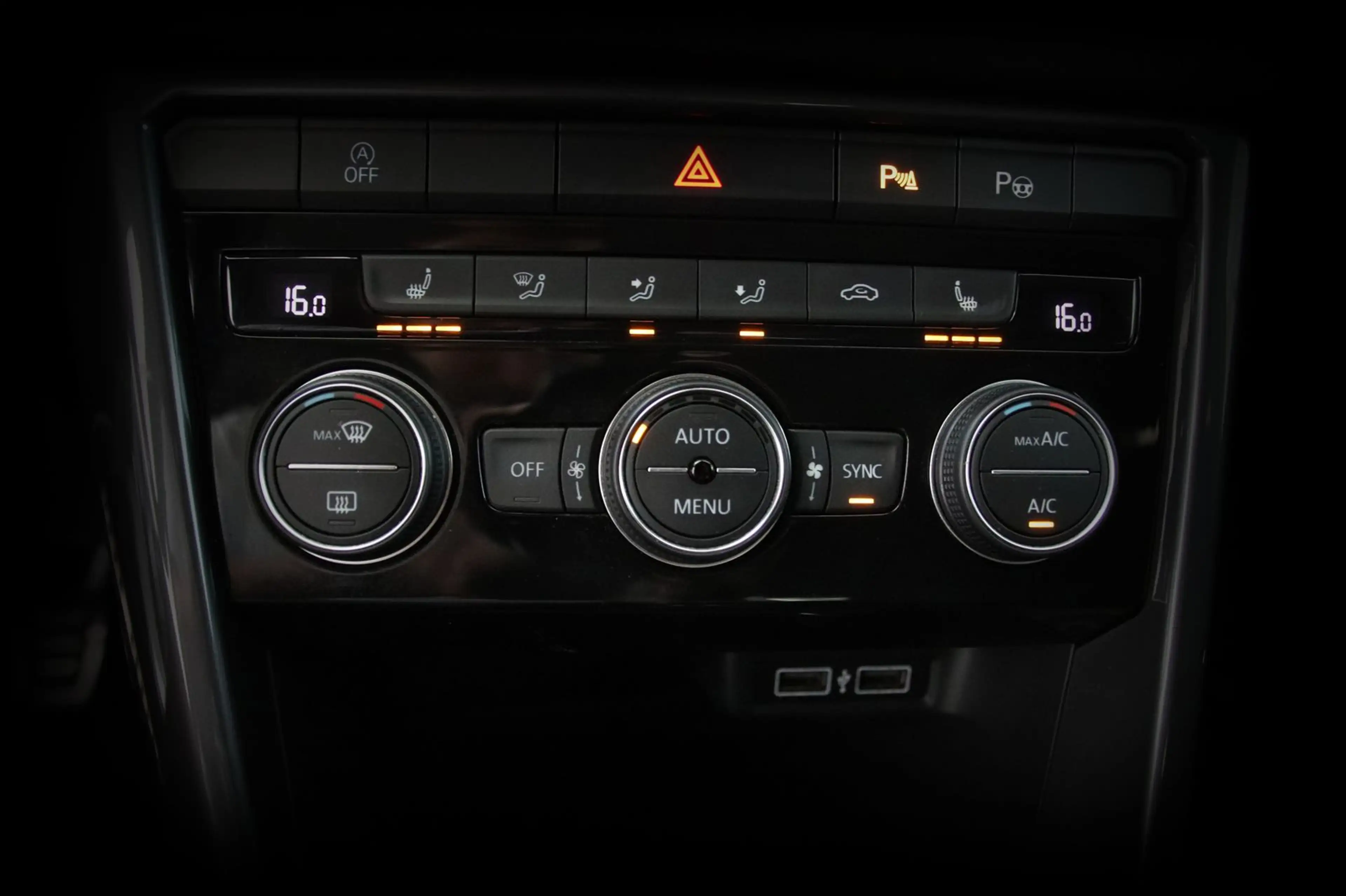 Volkswagen T-Roc IQ.DRIVE*1-HAND*ACC*KAMERA*KLIMA*AHK* — photo 14