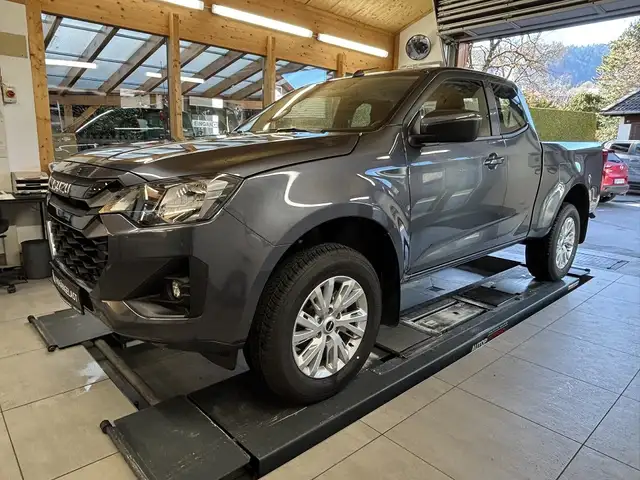 Isuzu D-Max Space Cab 4x4 LS AT *Sofort Verfügbar*