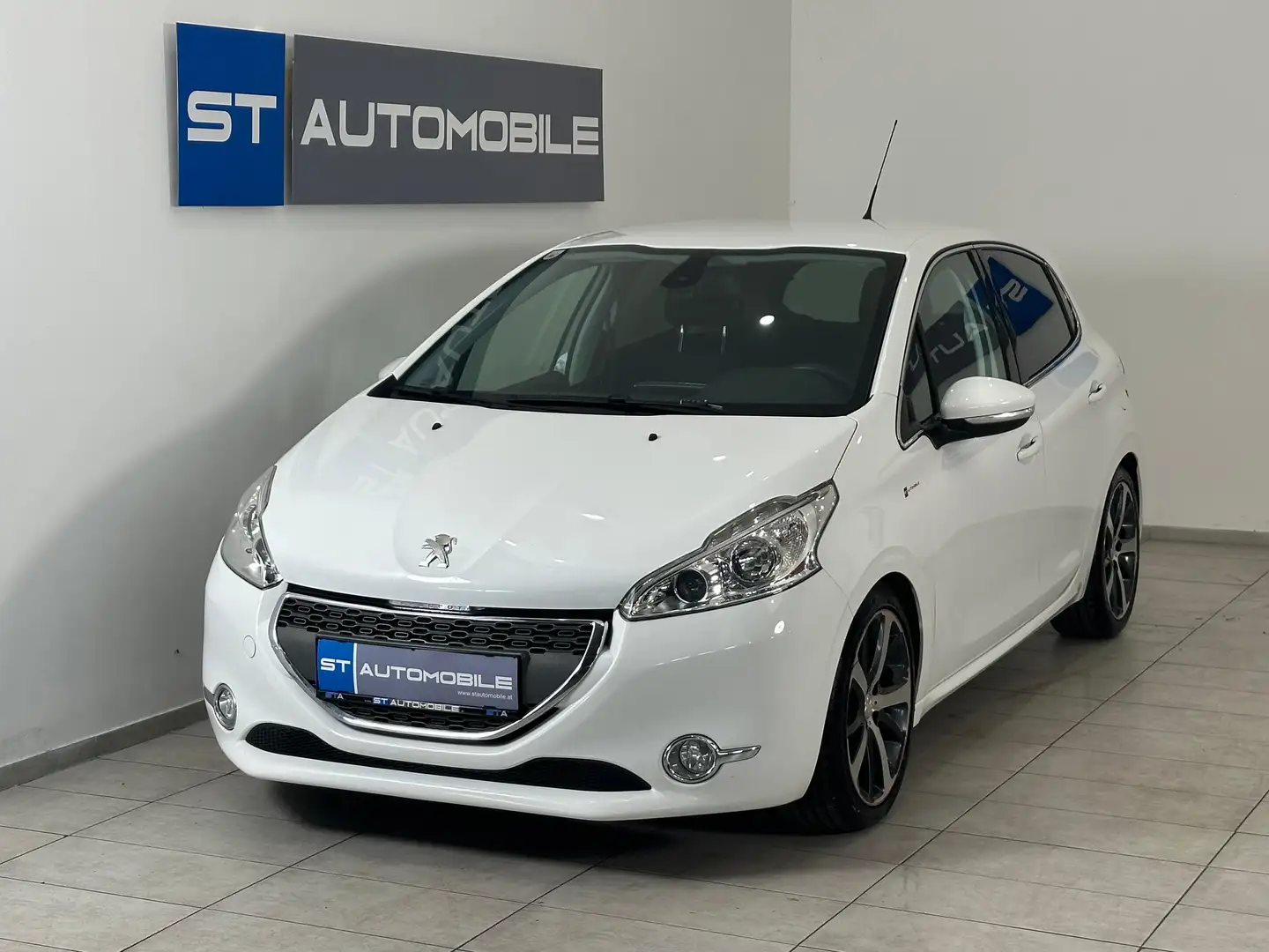 Peugeot 208 Allure // EINPARKHILFE // KLIMA // Weiß - 2