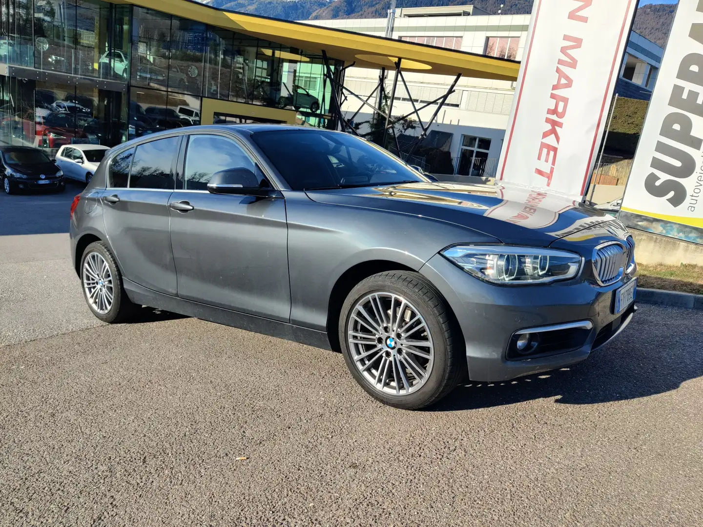 BMW 118 118d 5p Urban auto Grigio - 2