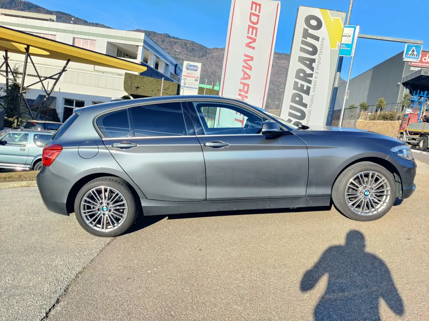 BMW 118 118d 5p Urban auto Grigio - 1
