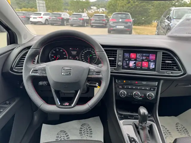 Seat Leon Leon view 8