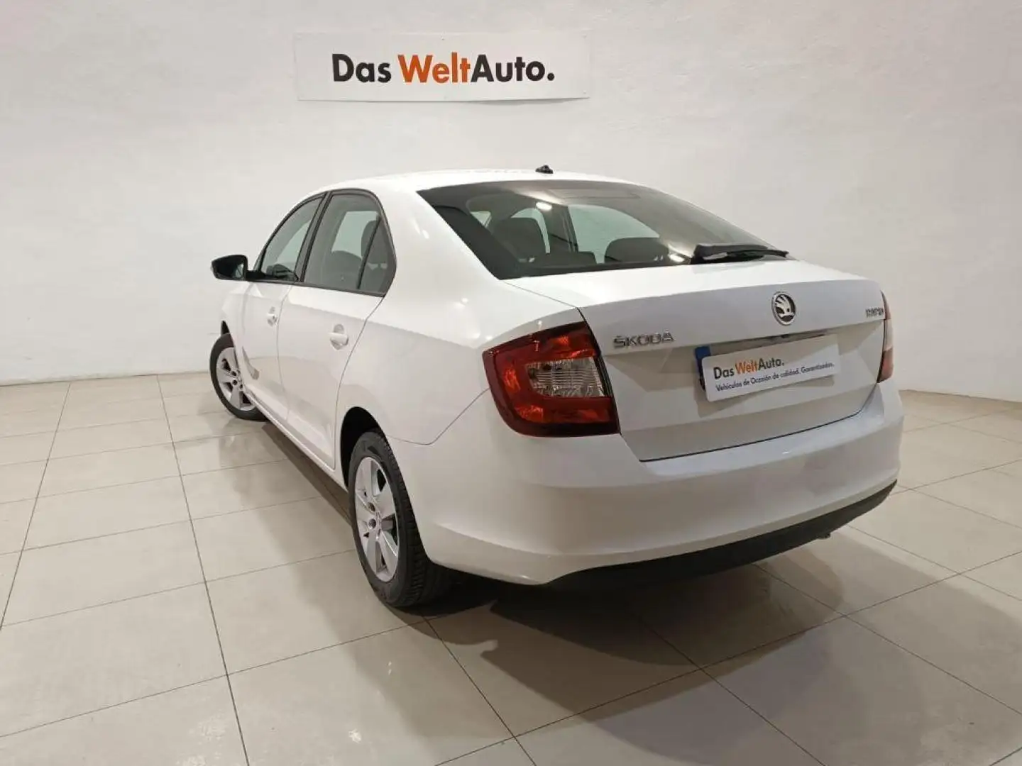 Skoda Rapid/Spaceback 1.4TDI CR Ambition DSG 66kW Blanco - 2