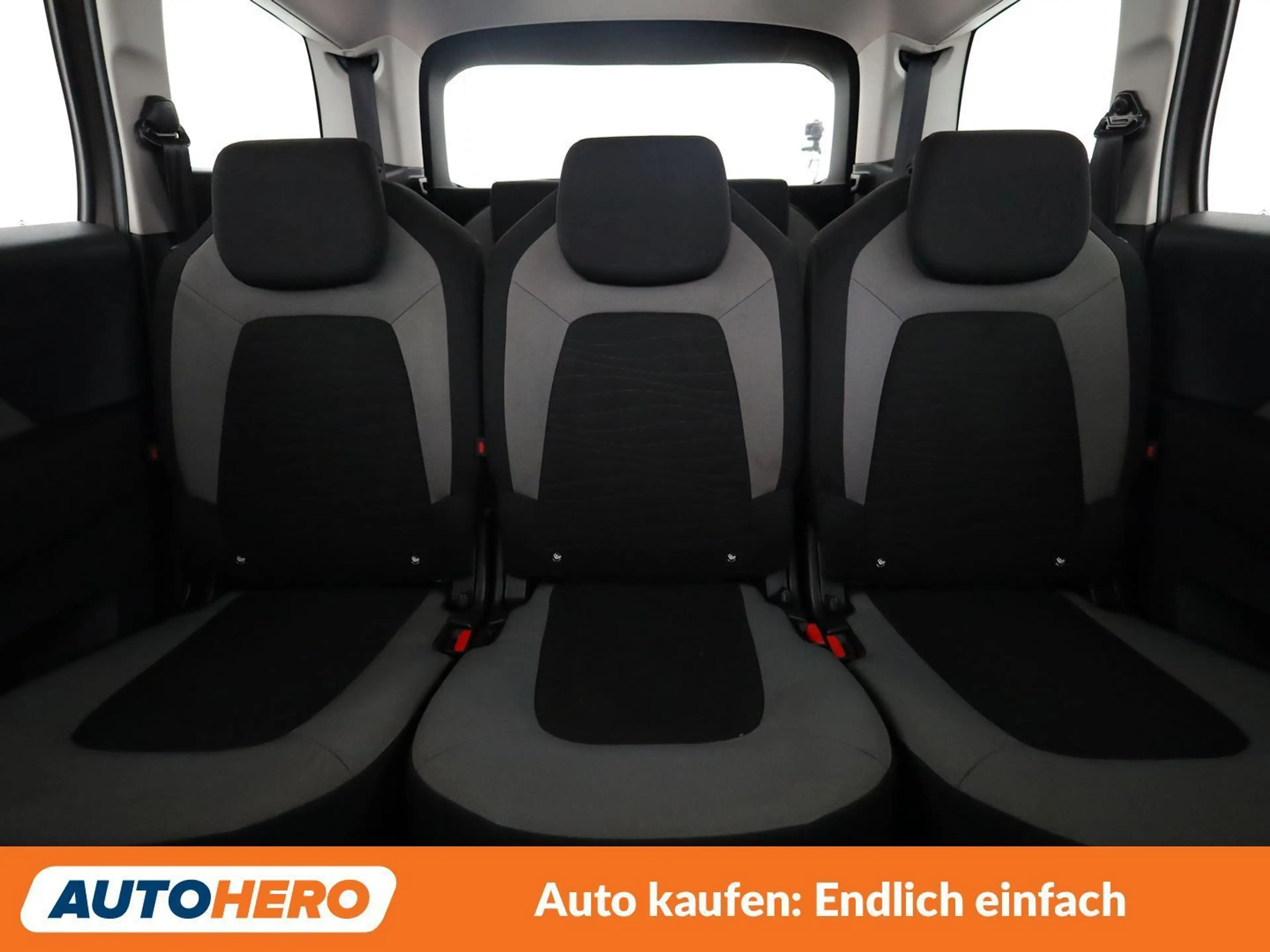 Citroen C4 Picasso 1.6 Blue-HDi Selection — photo 15