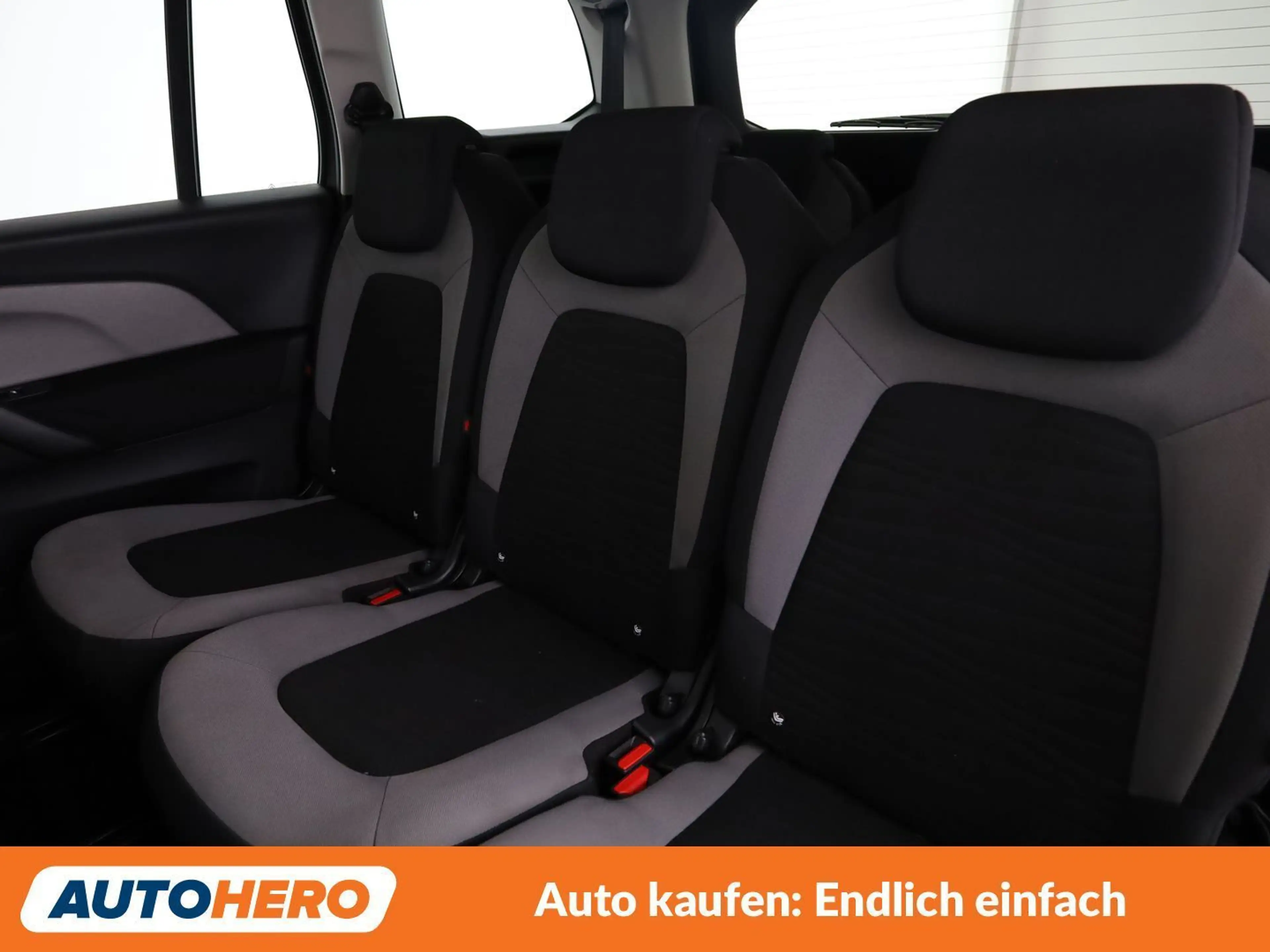 Citroen C4 Picasso 1.6 Blue-HDi Selection — photo 14