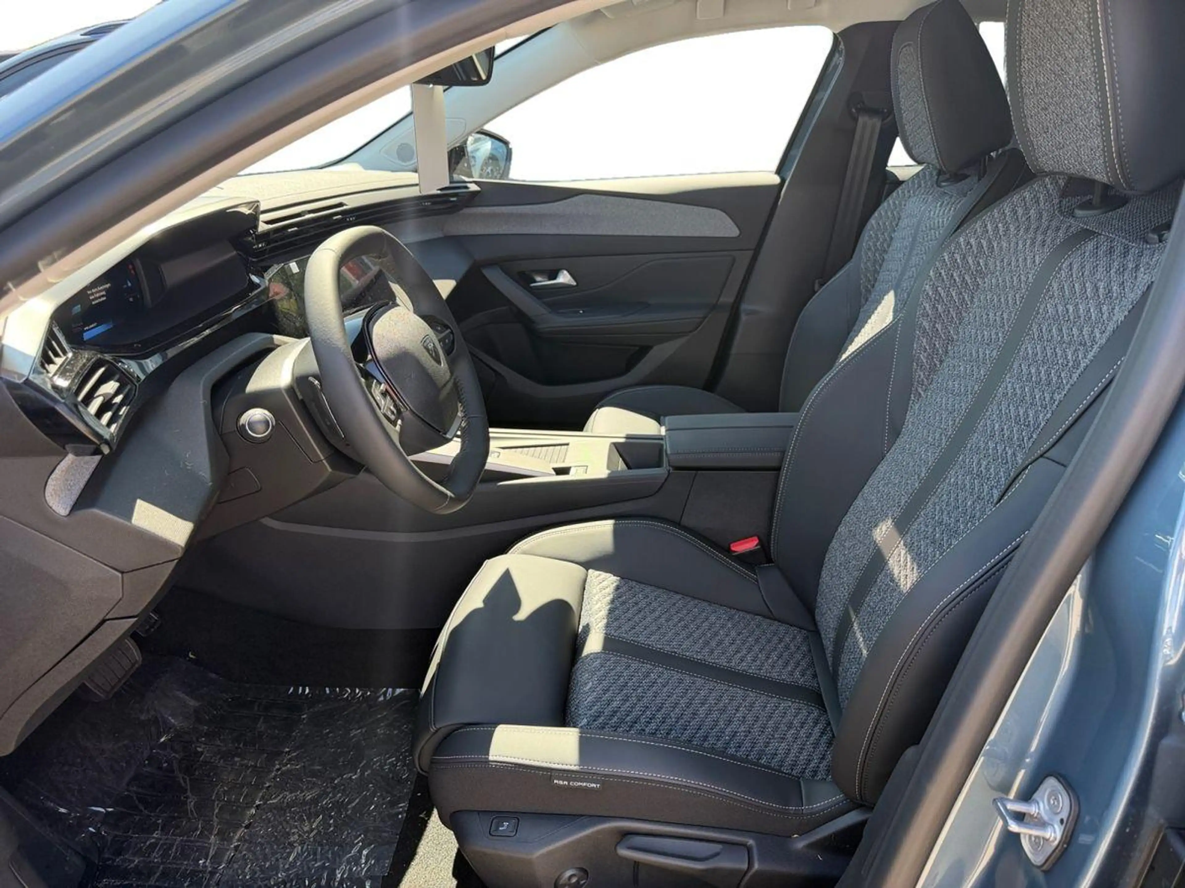 Peugeot 308 1.5 Diesel FAP — photo 6
