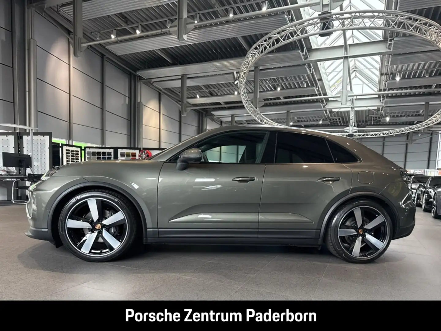 Porsche Macan InnoDrive Head-Up BOSE Luftfederung 22-Zoll Grün - 2