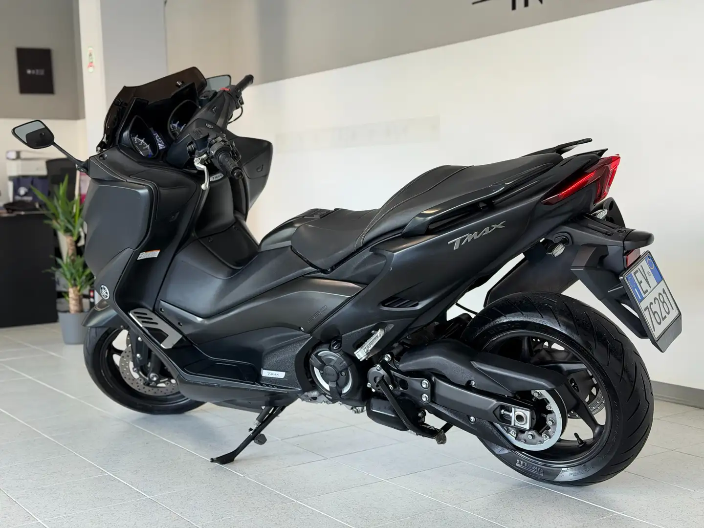 Yamaha TMAX 560 XP MY21 PRONTACONSEGNA FINANZIABILE PERMUTE Nero - 2