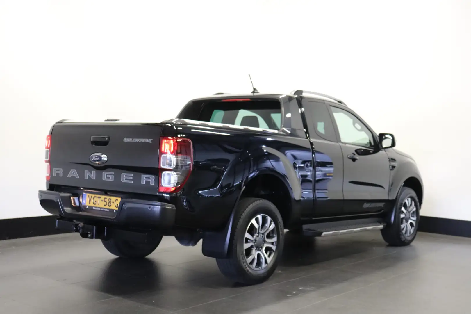 Ford Ranger 2.0 EcoBlue 213PK Wildtrak Supercab Automaat 4x4 E Zwart - 2