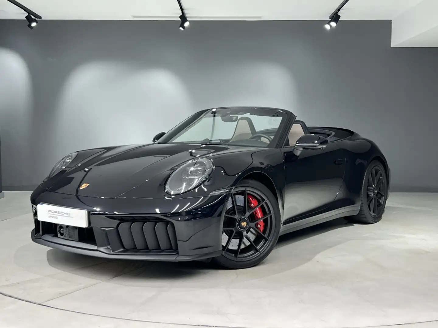 Porsche 992 Carrera 4 GTS Cabriolet Negro - 1