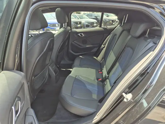 BMW 1 Series view 7