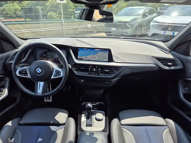 BMW 1 Series view 8