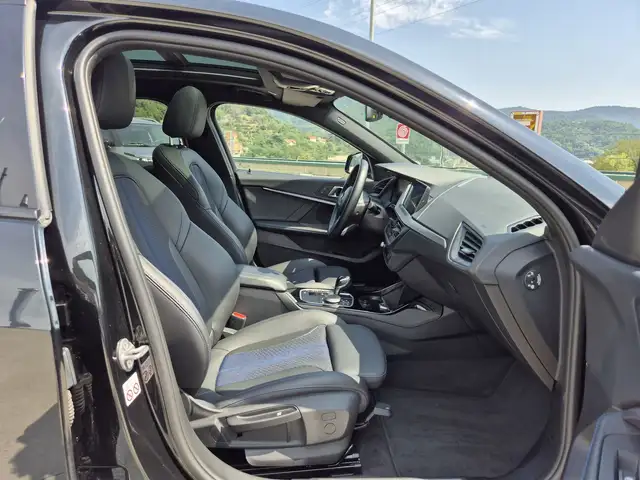 BMW 1 Series view 9