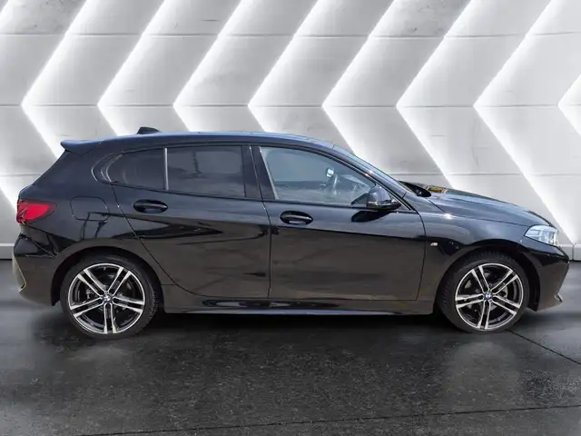 BMW 1 Series view 5