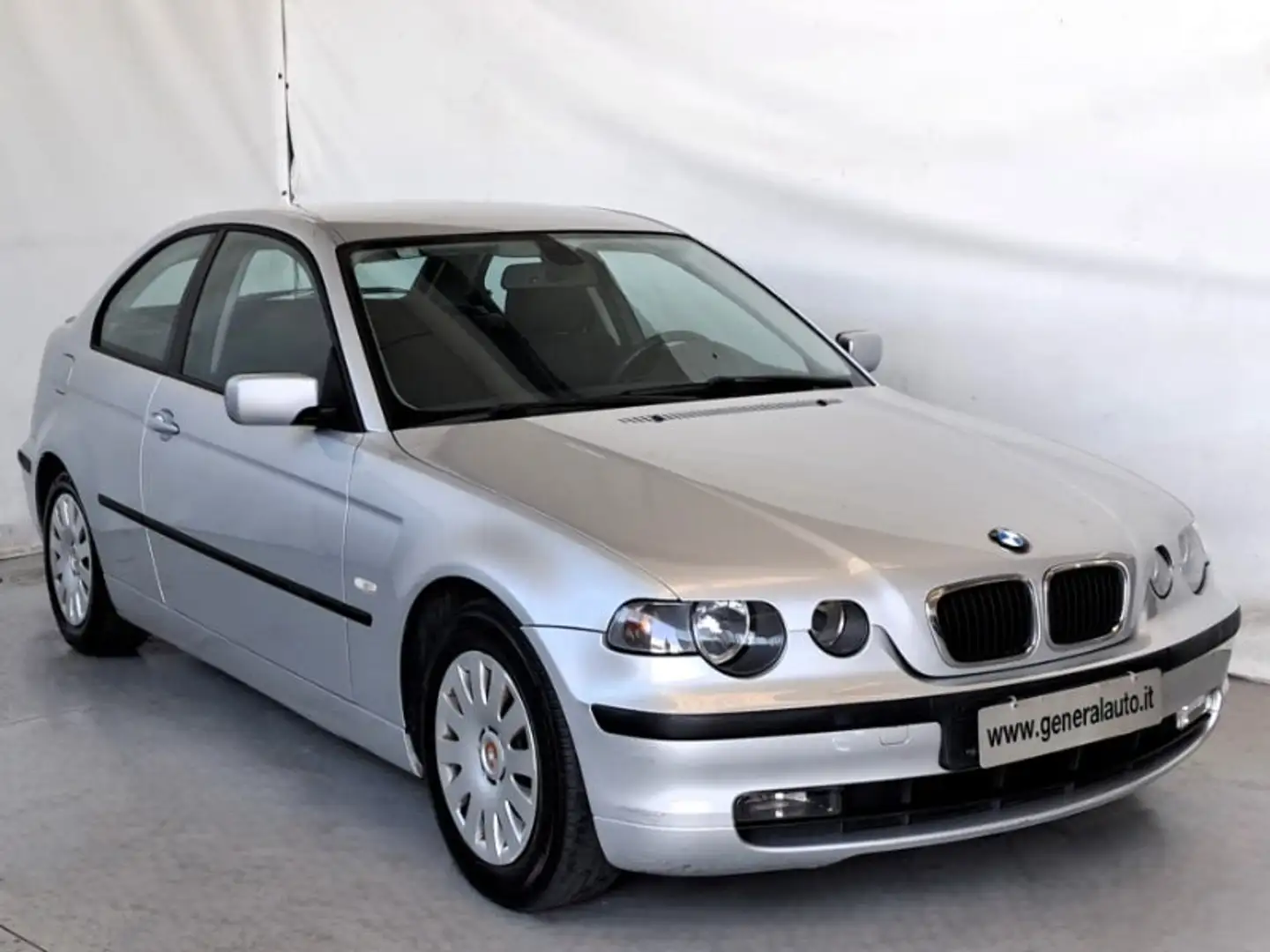 BMW 316 ti Compact Comfort Gris - 2