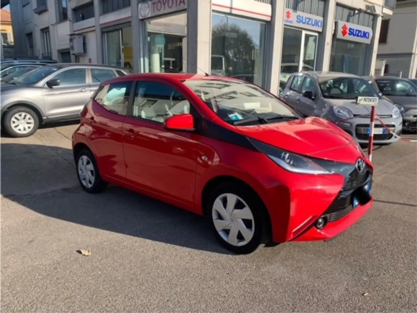 Toyota Aygo Aygo 1.0 69CV x-play NEOPATENTATI Rosso - 2