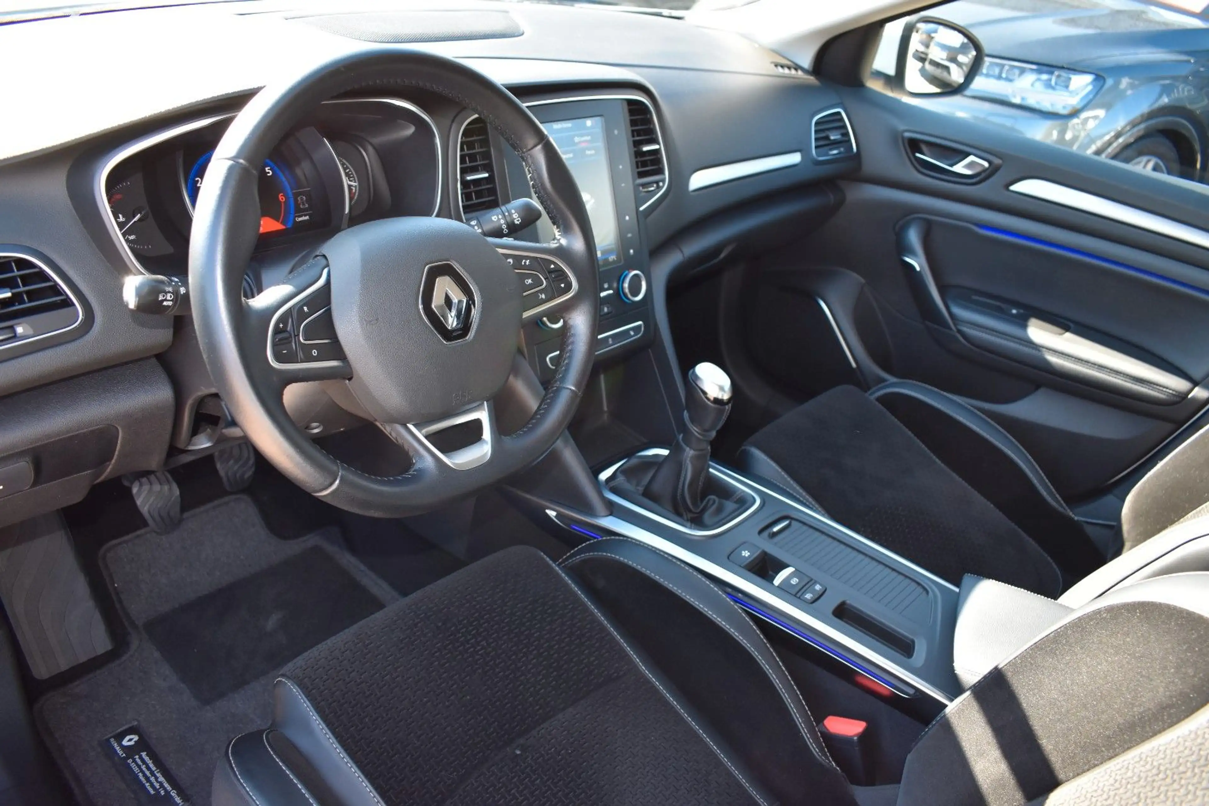 Renault Megane IV Lim. Intens TEMPOMAT/SHZ/LED/KLIMA — photo 8