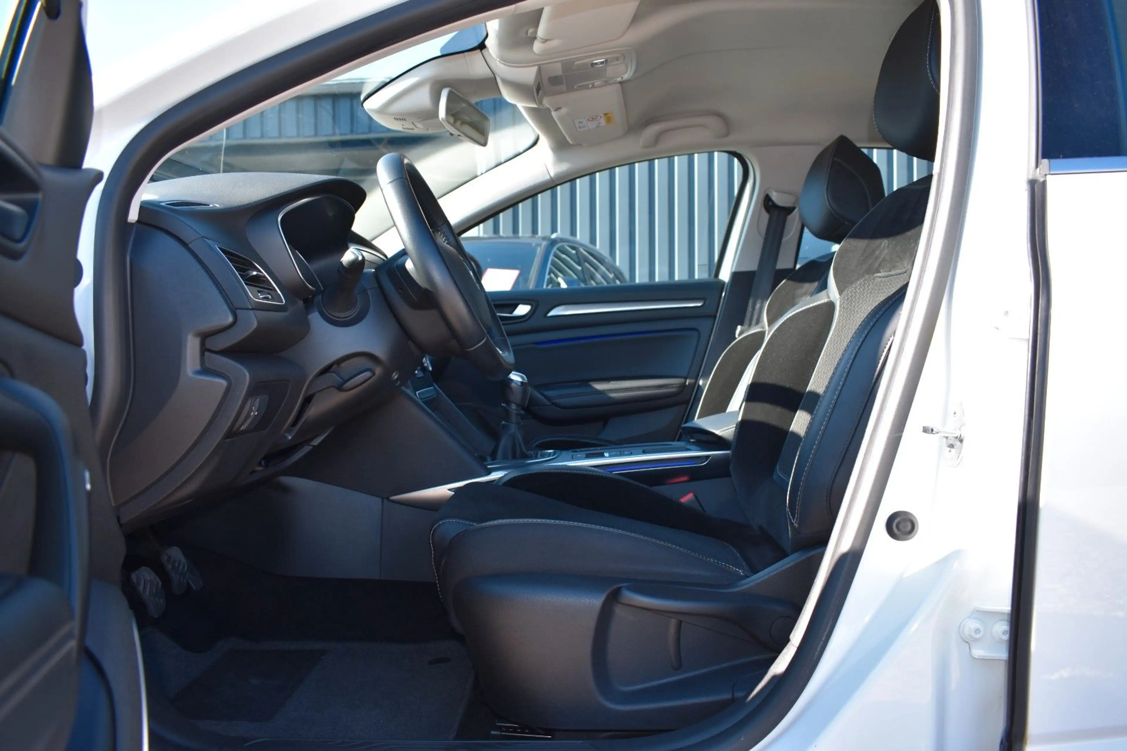 Renault Megane IV Lim. Intens TEMPOMAT/SHZ/LED/KLIMA — photo 10