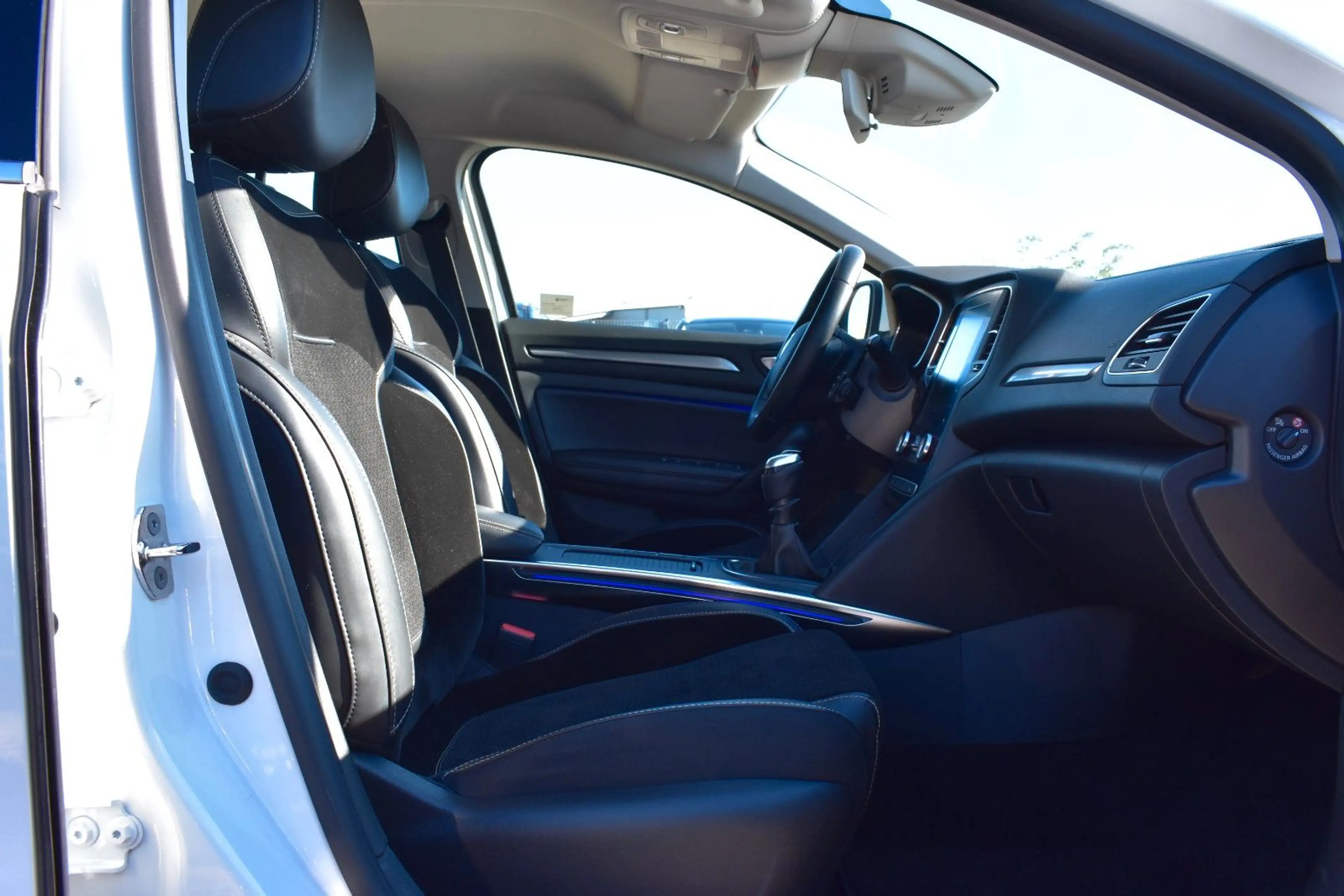 Renault Megane IV Lim. Intens TEMPOMAT/SHZ/LED/KLIMA — photo 11