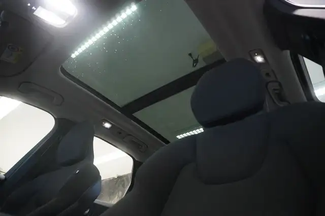 Volvo XC60 view 9