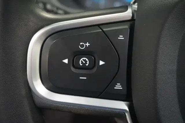 Volvo XC60 view 13