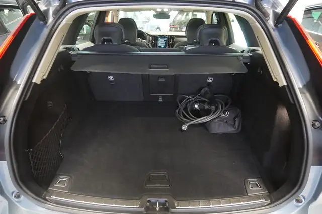 Volvo XC60 view 11
