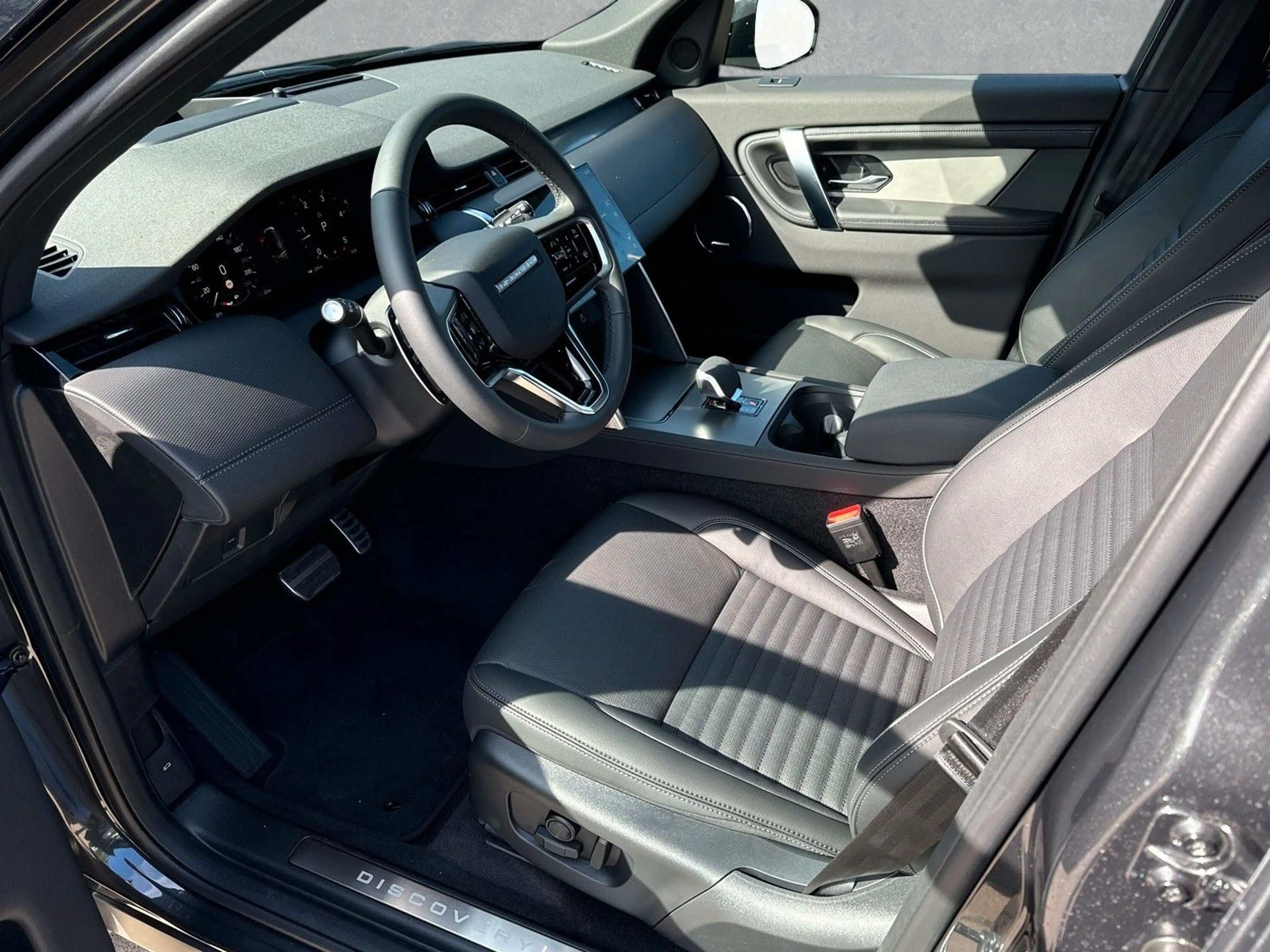 Land Rover Discovery Sport D200 DYNAMIC SE HUD/AHK/Panorama — photo 13