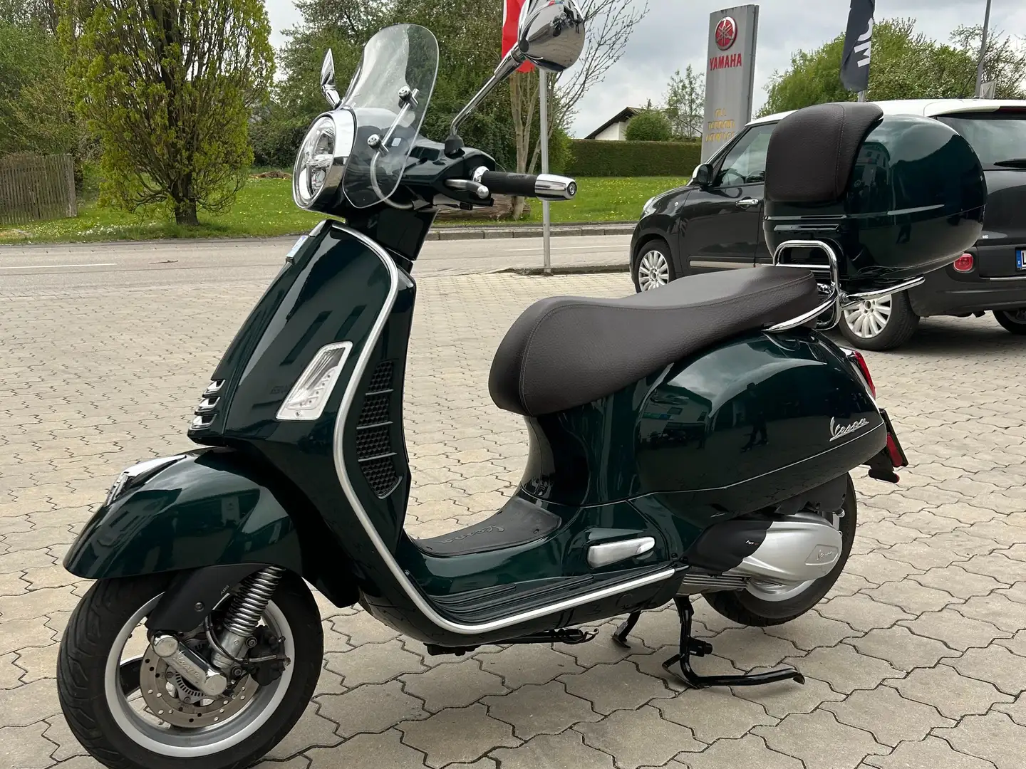 Vespa GTS 300 Verde - 2