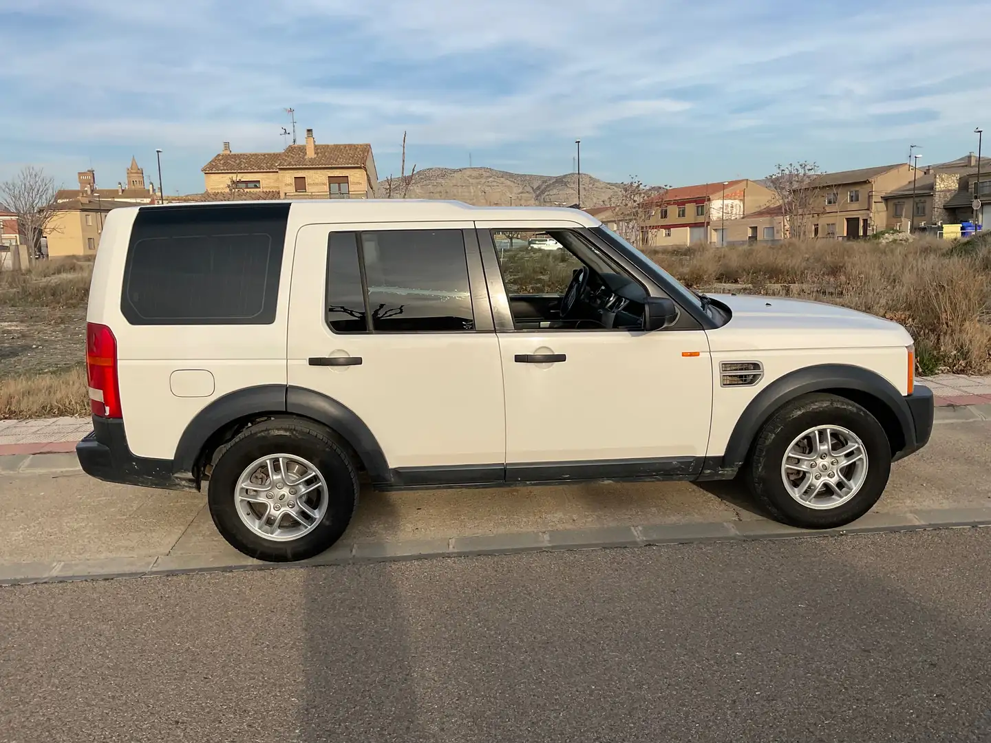 Land Rover Discovery Pro 2.7TDV6 S White - 1