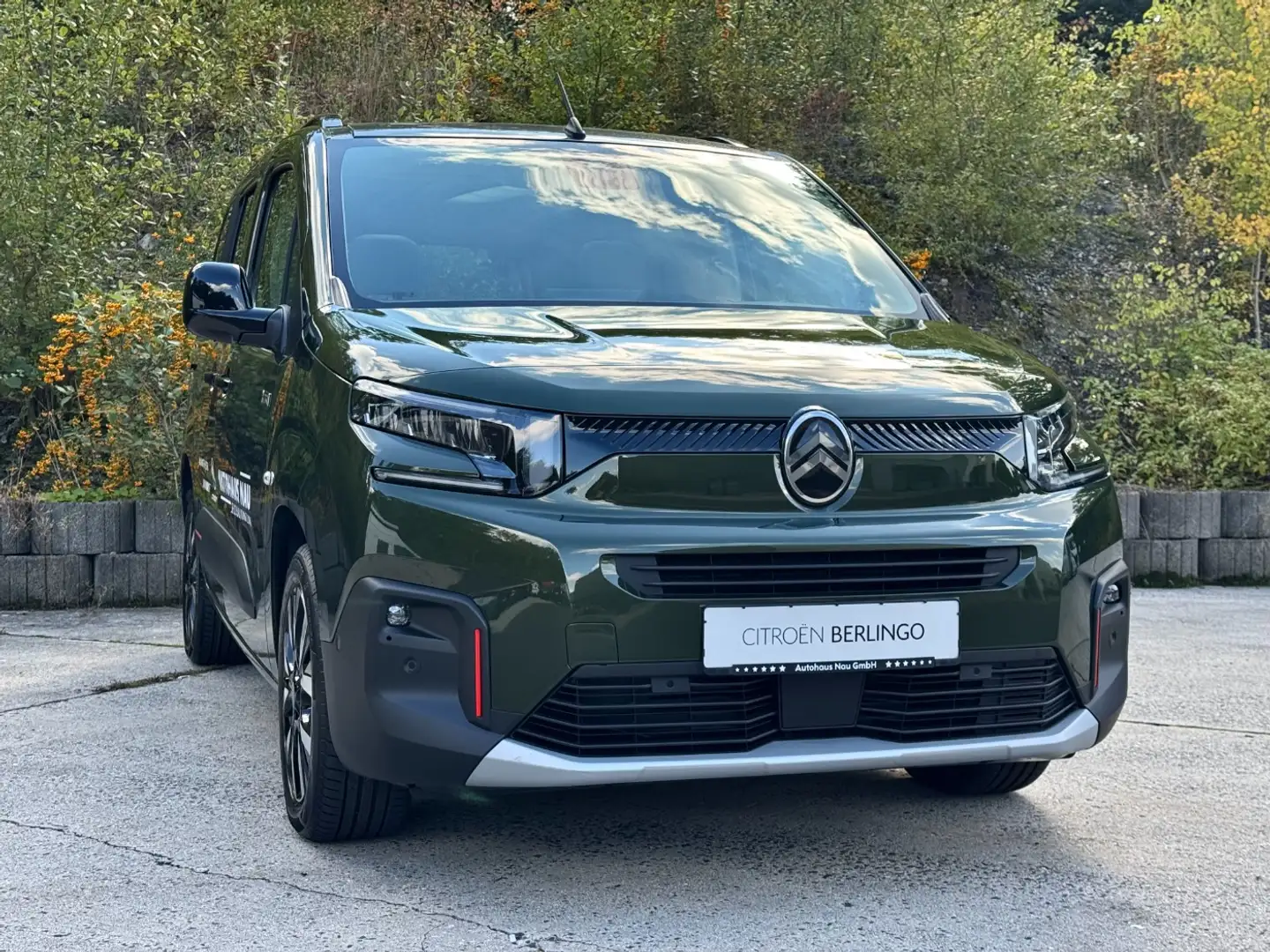 Citroen Berlingo M 1.5 Max EAT8 Automatik! Grün - 2