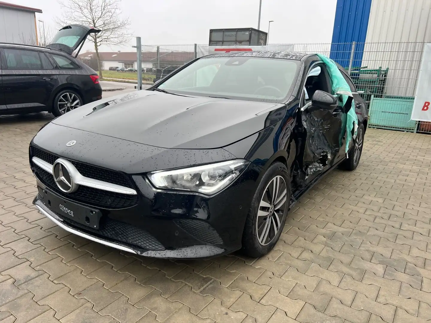 Mercedes-Benz CLA Shooting Brake CLA 200 d Noir - 1