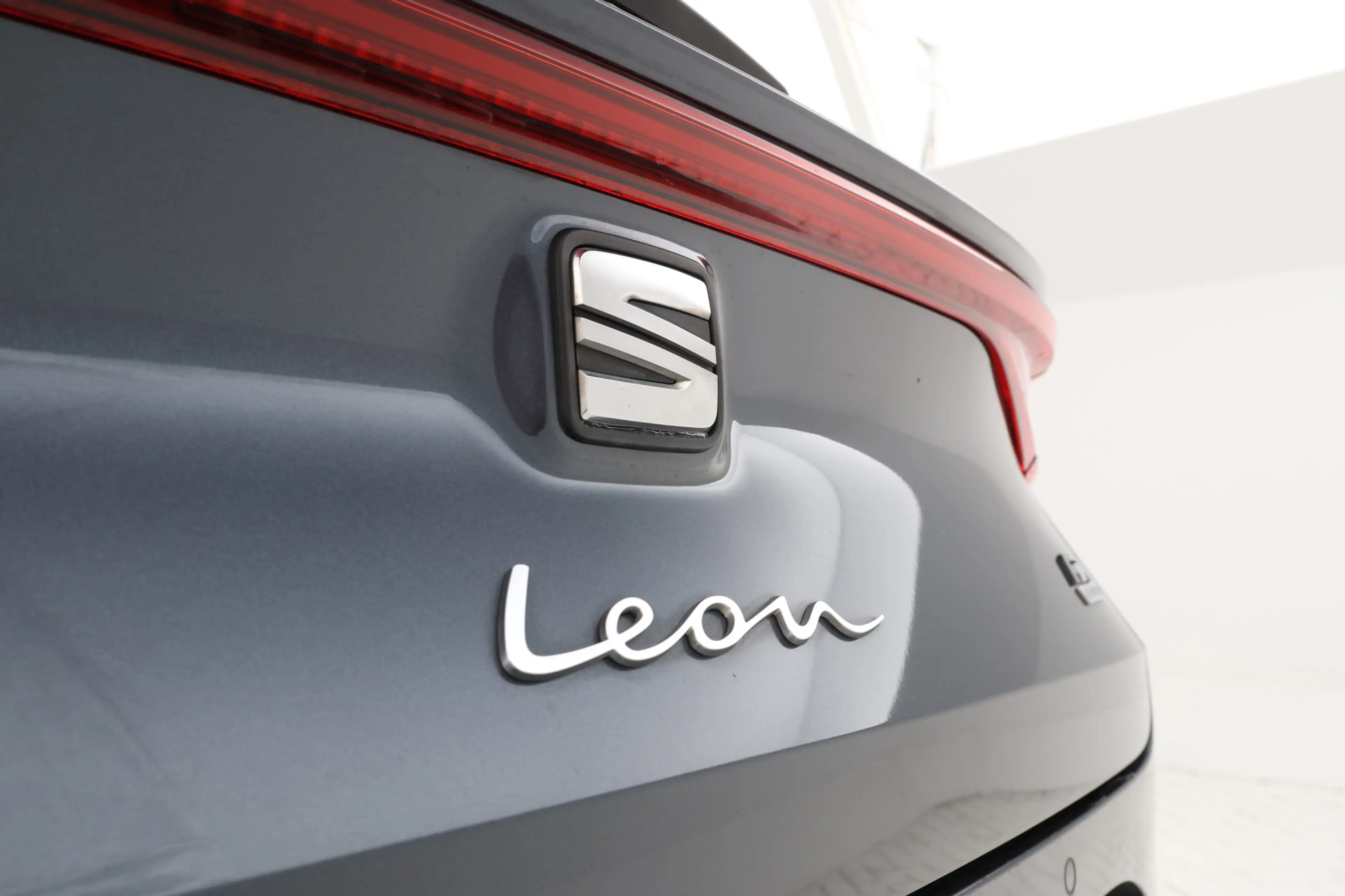 SEAT Leon e-Hybrid Sportstourer 1.4 TSI eHybrid PHEV FR Business Inte — photo 9