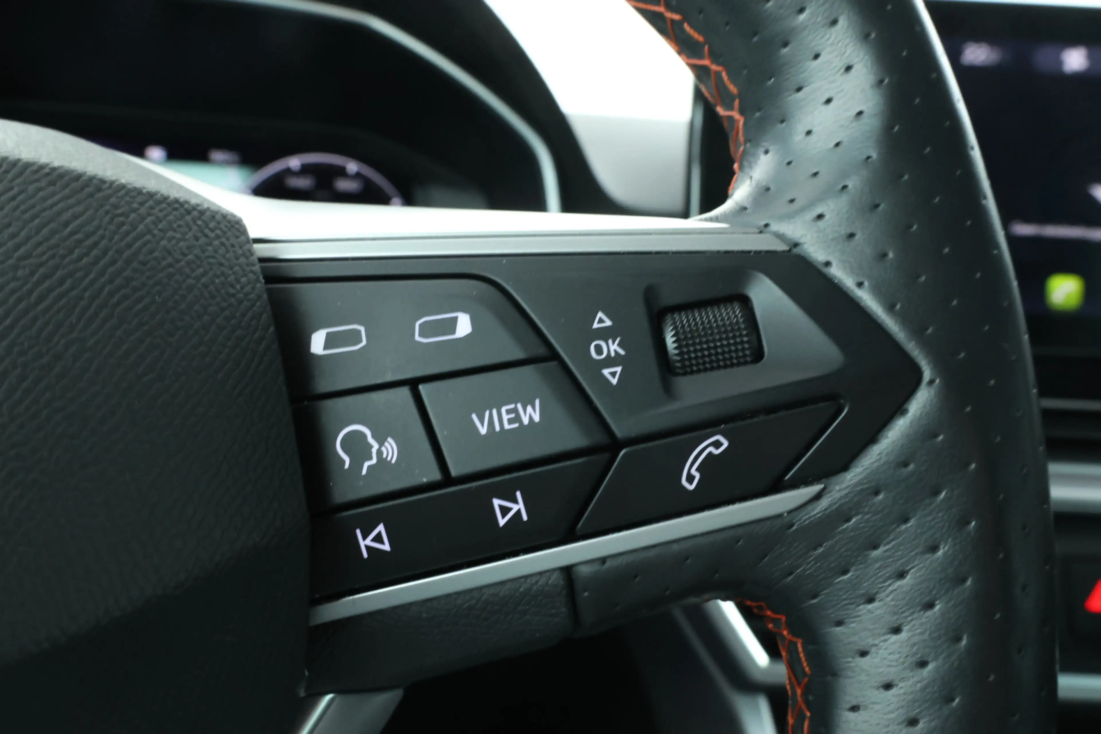 SEAT Leon e-Hybrid Sportstourer 1.4 TSI eHybrid PHEV FR Business Inte — photo 18